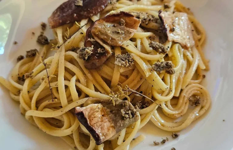 Spaghetti ai funghi porcini e tartufo nero